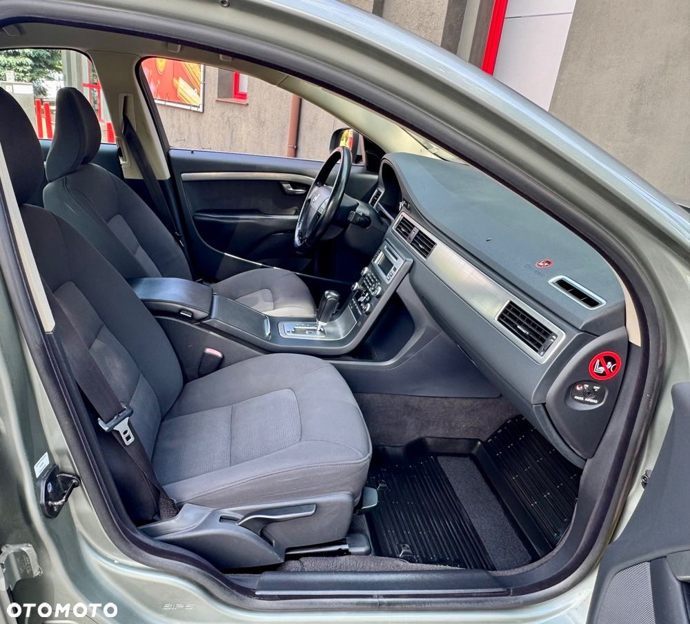 Volvo S80 2.5T Momentum - 11