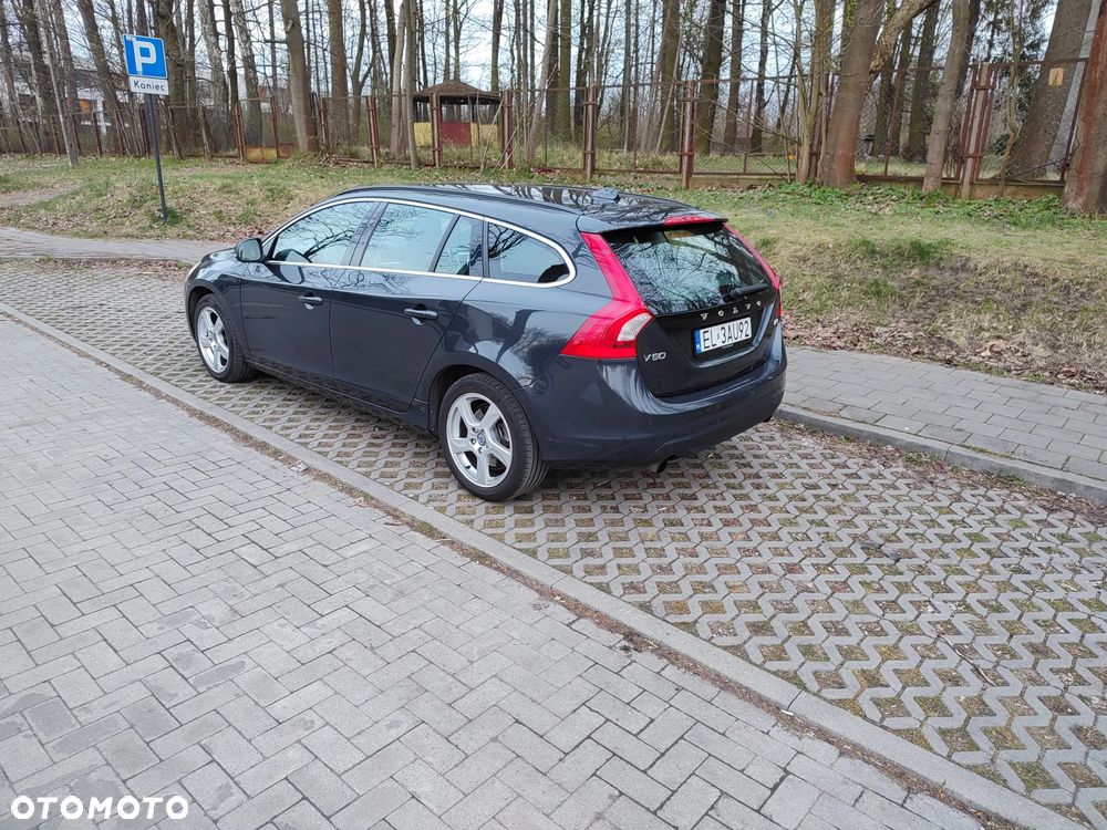 Volvo V60 T3 Summum - 3
