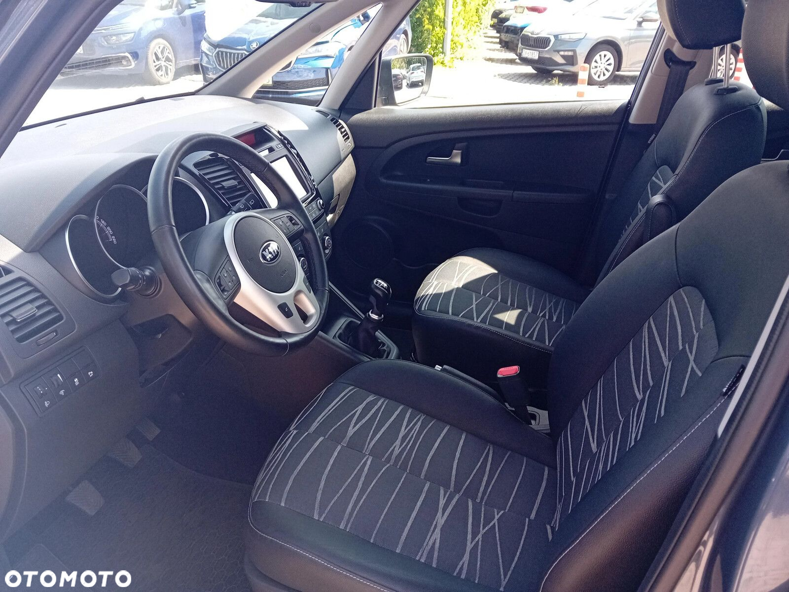 Kia Venga 1.6 L - 24