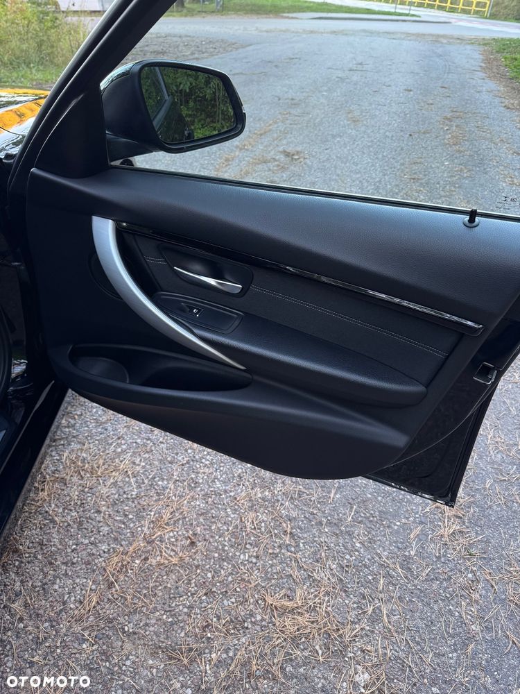 BMW Seria 3 318i Sport Line - 4