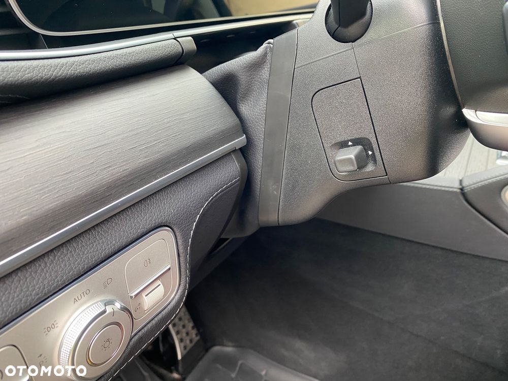 Mercedes-Benz GLS - 21