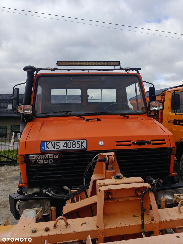 Mercedes-Benz Unimog - 6