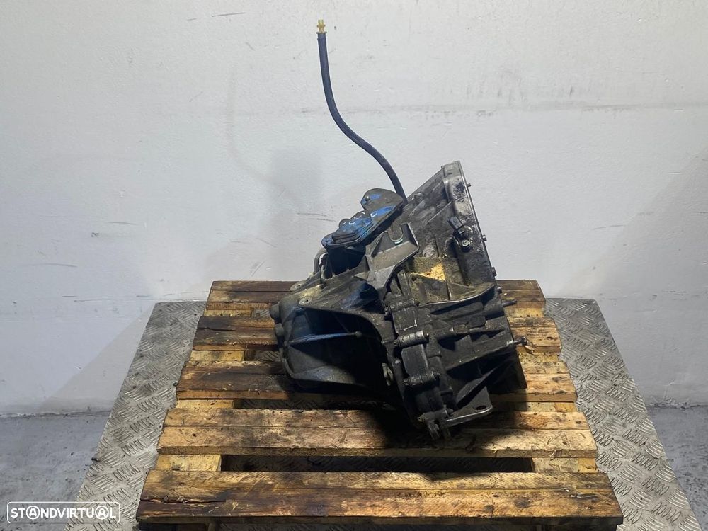 Caixa de velocidades manual RENAULT CLIO III 1.5 dCi TL4K9K MOTOR K9K764 - 4