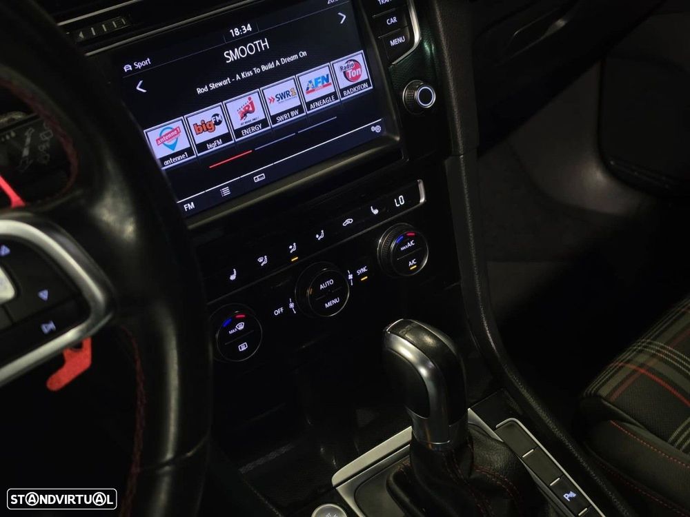 VW Golf 2.0 TSi GTi DSG Performance - 8