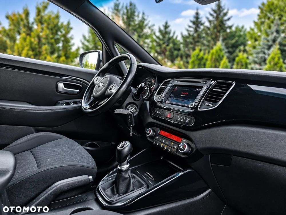 Kia Carens 1.7 CRDi XL 7os - 29
