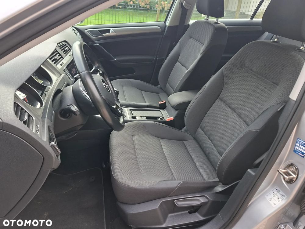 Volkswagen Golf - 14