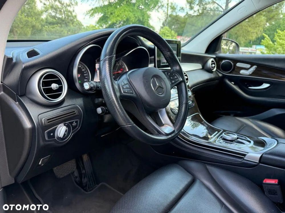 Mercedes-Benz GLC 300 4Matic 9G-TRONIC AMG Line - 15