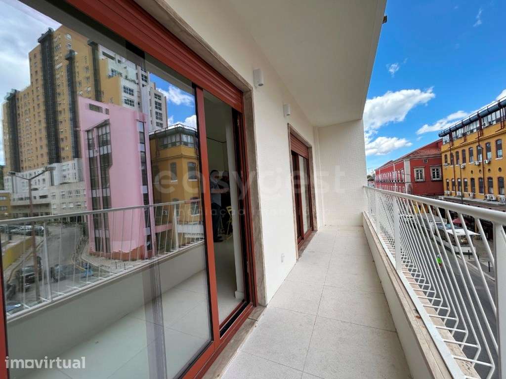 Apartamento T2 Novo com varanda e garagem - Grande imagem: 3/25