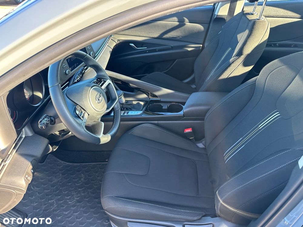 Hyundai Elantra 1.6 Modern CVT - 6