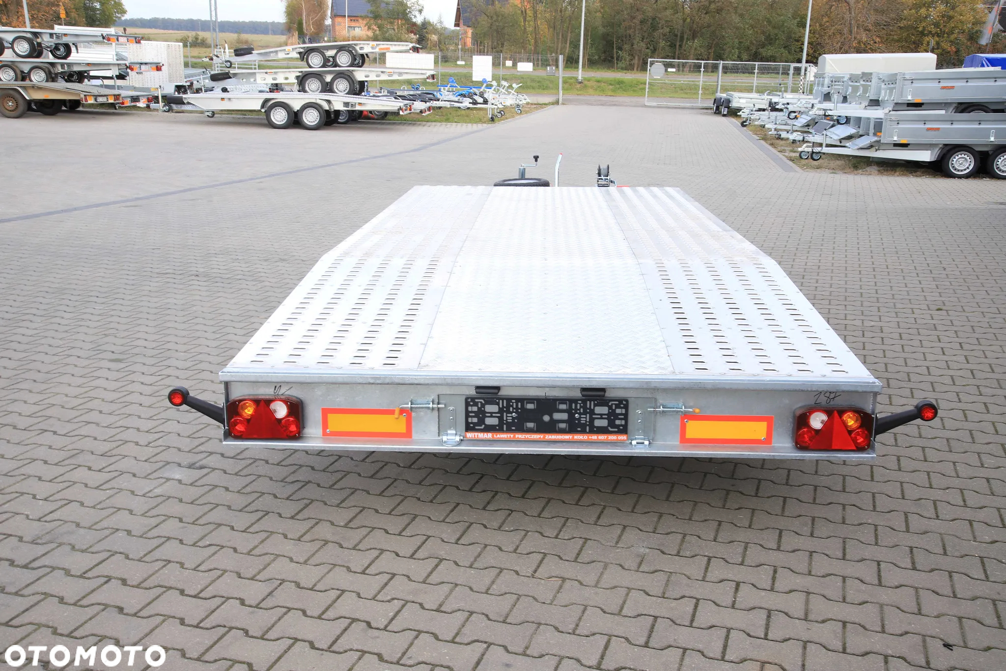 Niewiadów Jupiter 5x2.1+alu ryfel 3 osie DMC 3500 kg Koła 195R10C - 11