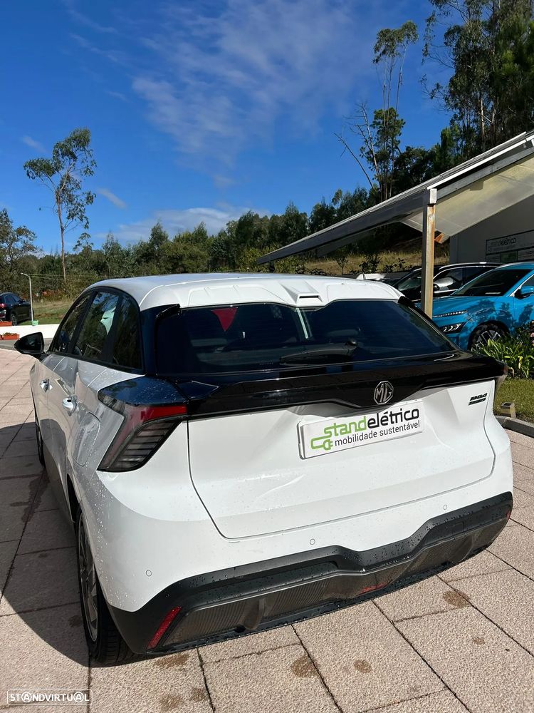 MG MG4 51 kWh Standard - 11