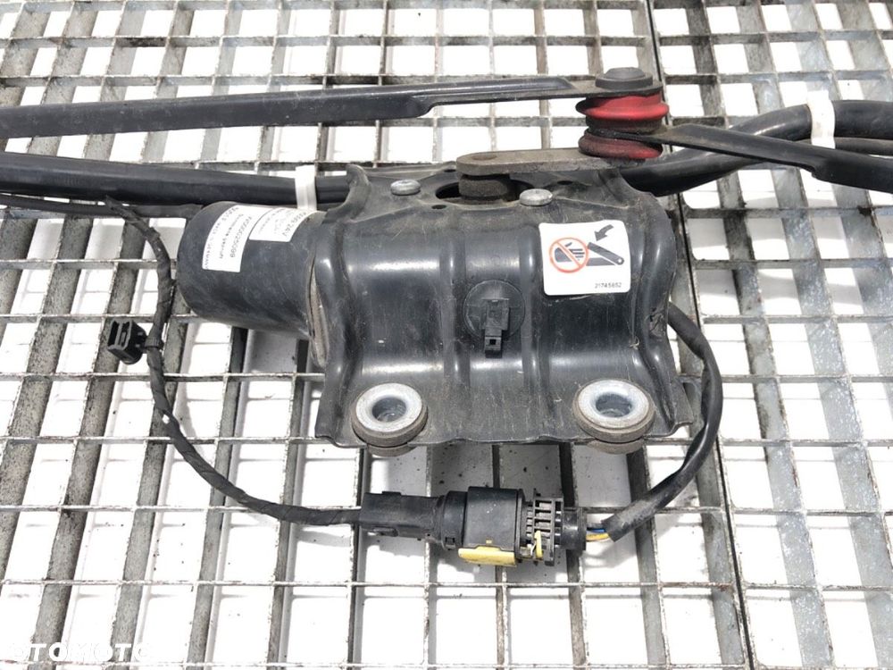 MECHANIZM WYCIERACZEK PRZÓD  VOLVO FH II 2012 - 2022 460 338 kW [460 KM] 6x4 2012 23573365 - 2