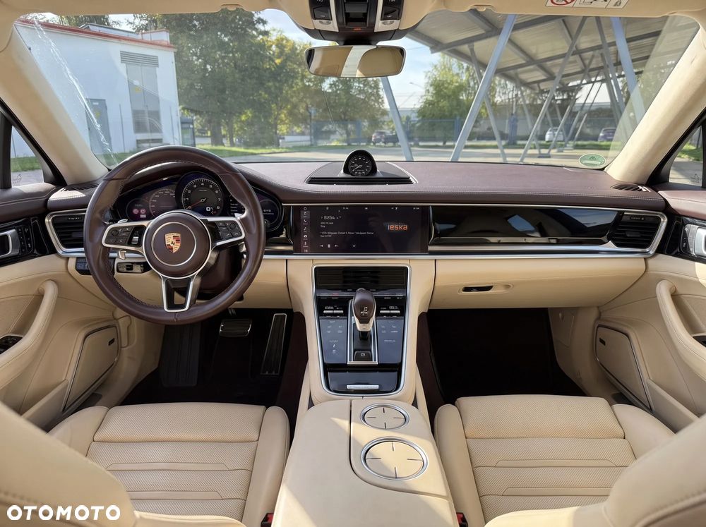 Porsche Panamera - 21