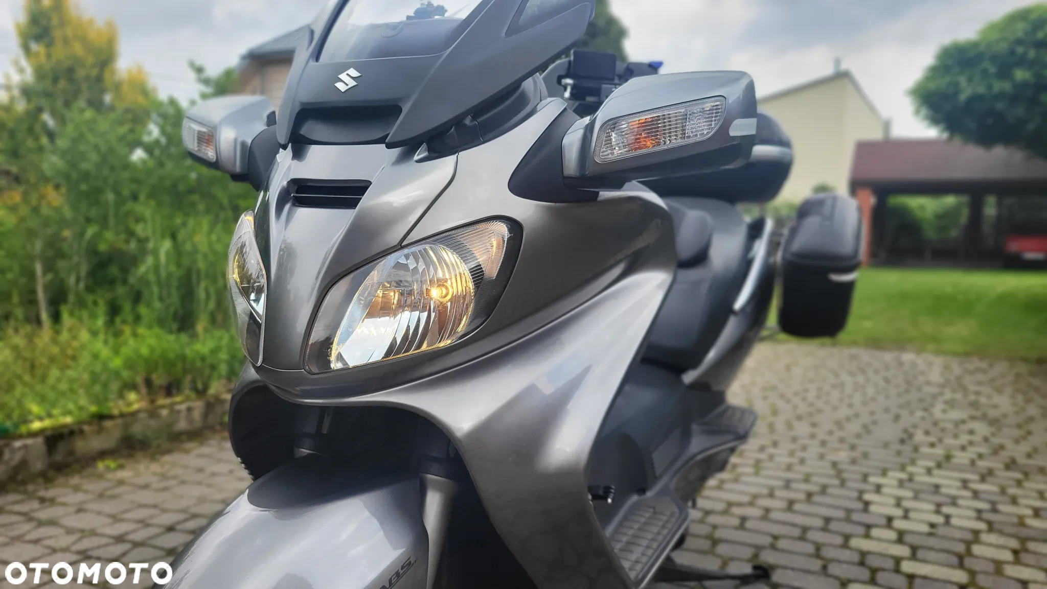Suzuki Burgman - 4