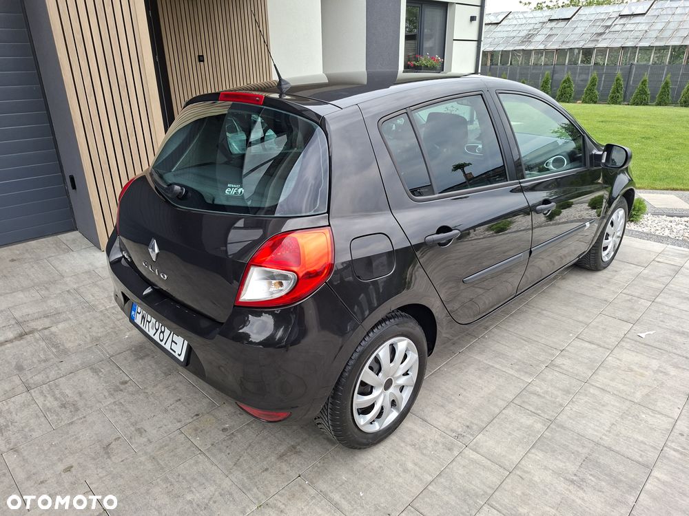 Renault Clio - 6