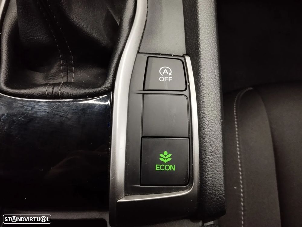 Honda Civic 1.0 i-VTEC Elegance Navi - 33