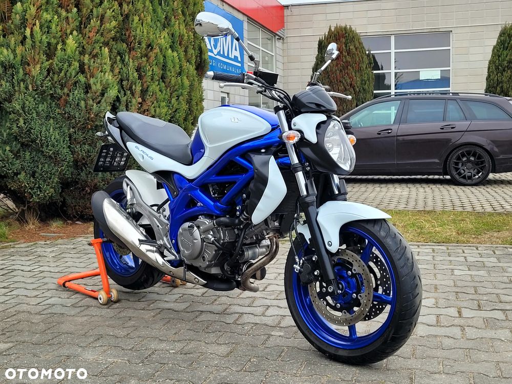 Suzuki Gladius - 5