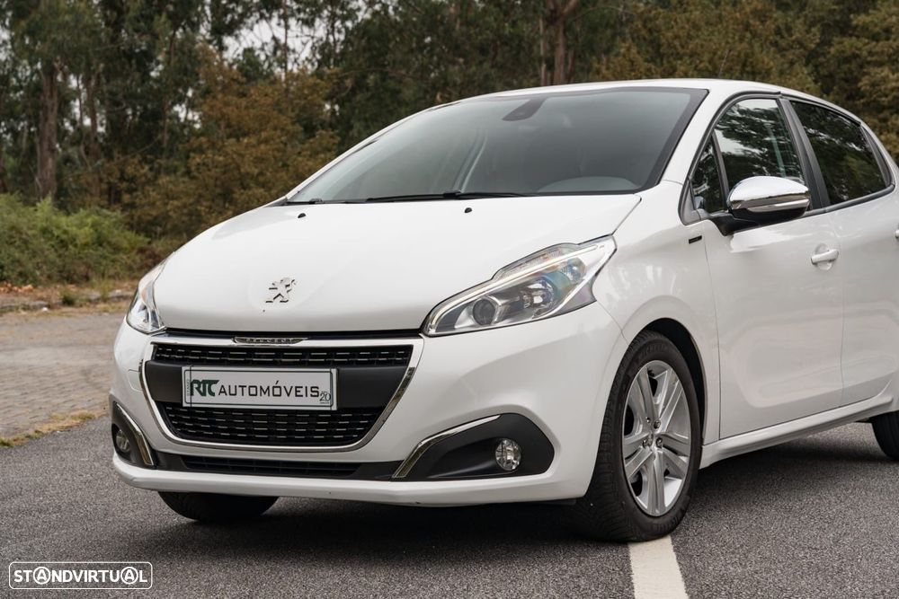 Peugeot 208 1.2 PureTech Signature - 4