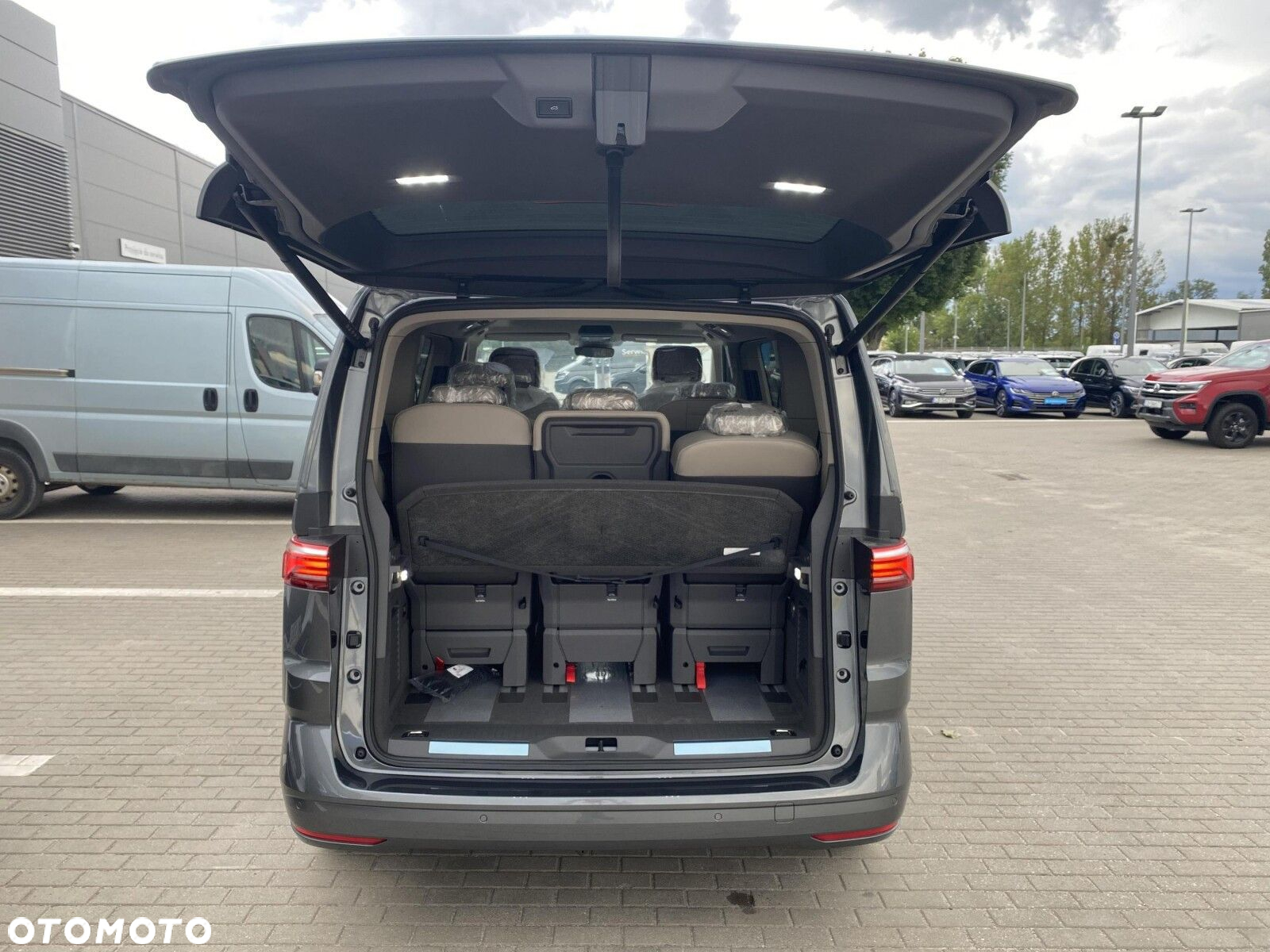 Volkswagen Multivan 2.0 TDI L1 Style DSG - 16