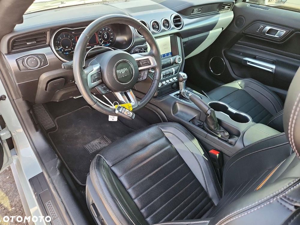Ford Mustang - 7