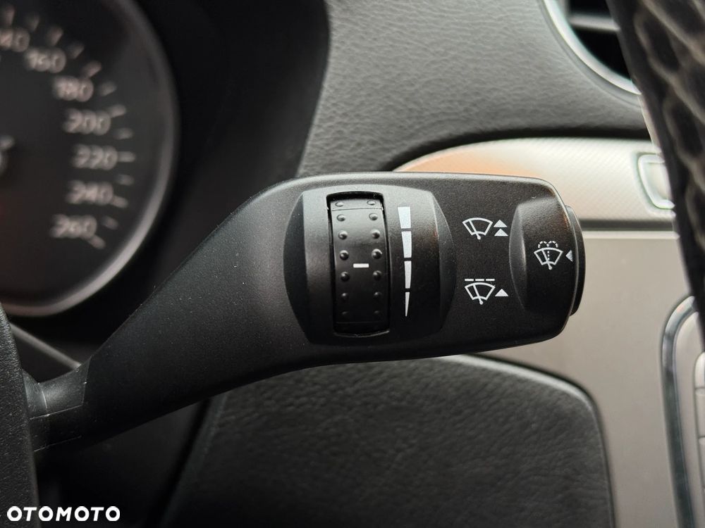 Ford Galaxy 2.0 Ambiente - 22