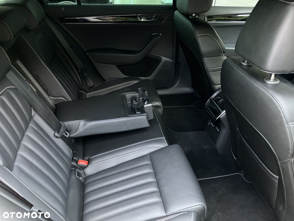 Skoda Superb 2.0 TDI SCR 4x4 L&K DSG - 9
