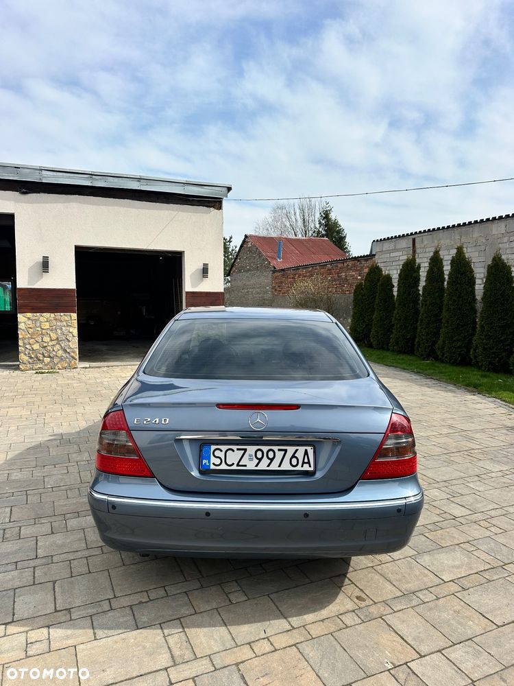Mercedes-Benz Klasa E 240 Elegance - 3