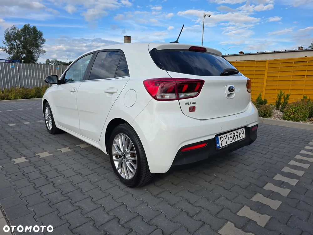 Kia Rio 1.4 L - 7