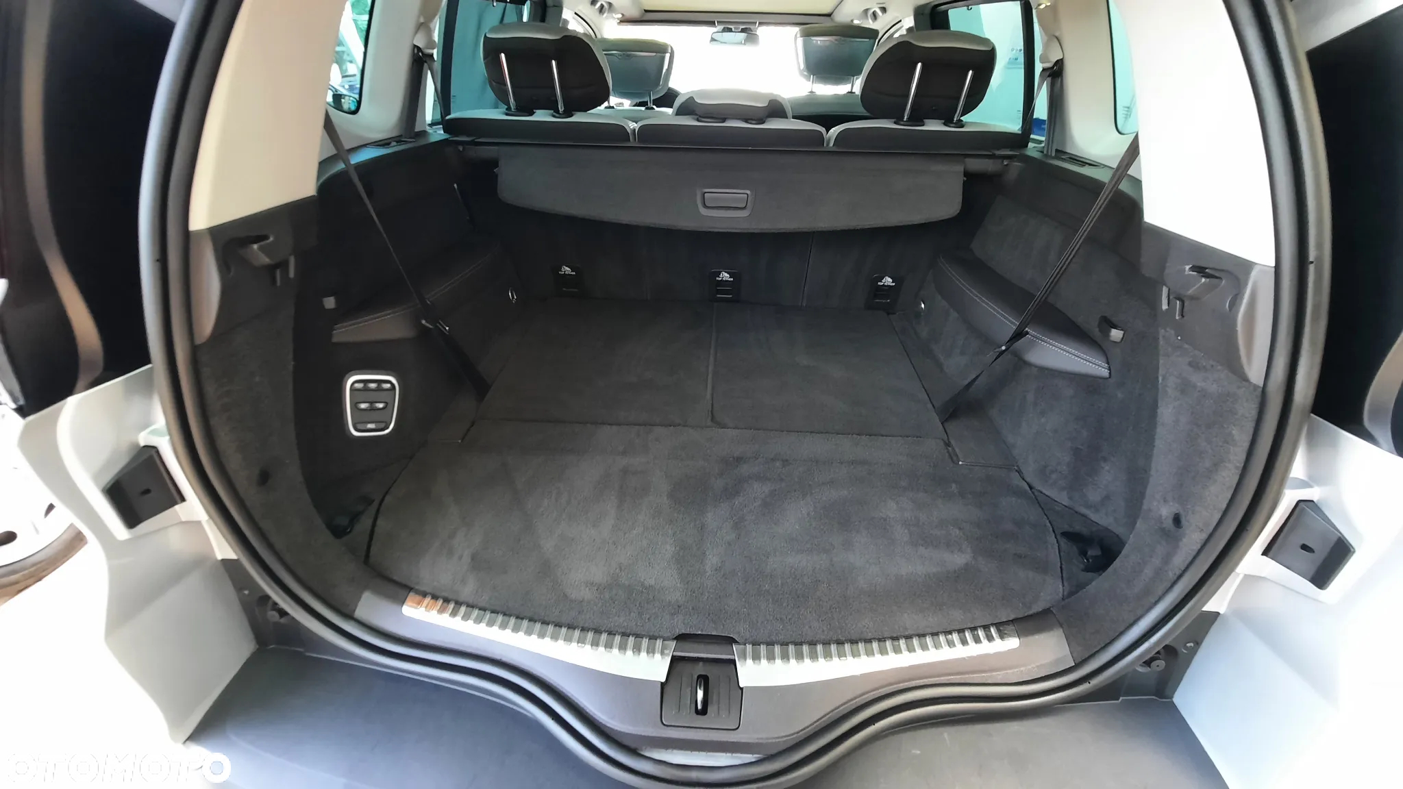 Renault Espace 1.6 dCi Energy Initiale Paris EDC 7os - 16