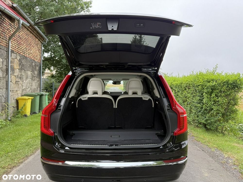 Volvo XC 90 T8 AWD Plug-In Hybrid Core 7os - 38