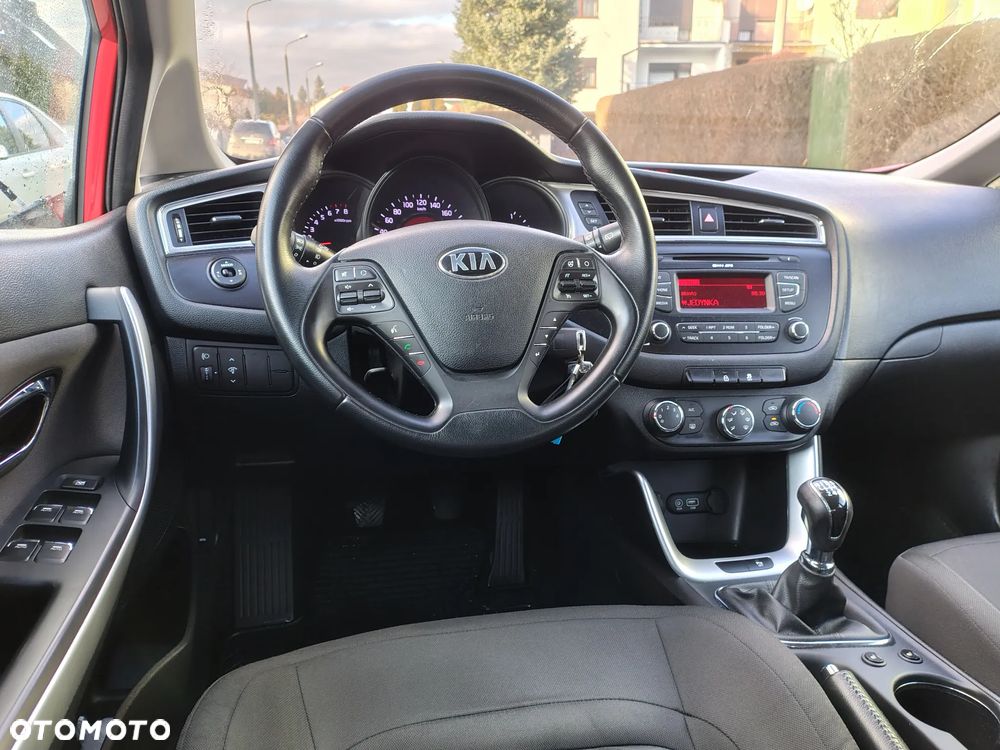 Kia Ceed 1.6 GDI ISG Dream-Team Edition - 19