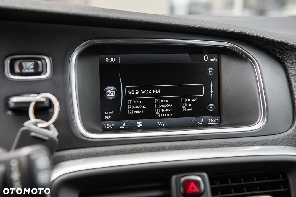 Volvo V40 T4 R-Design - 21