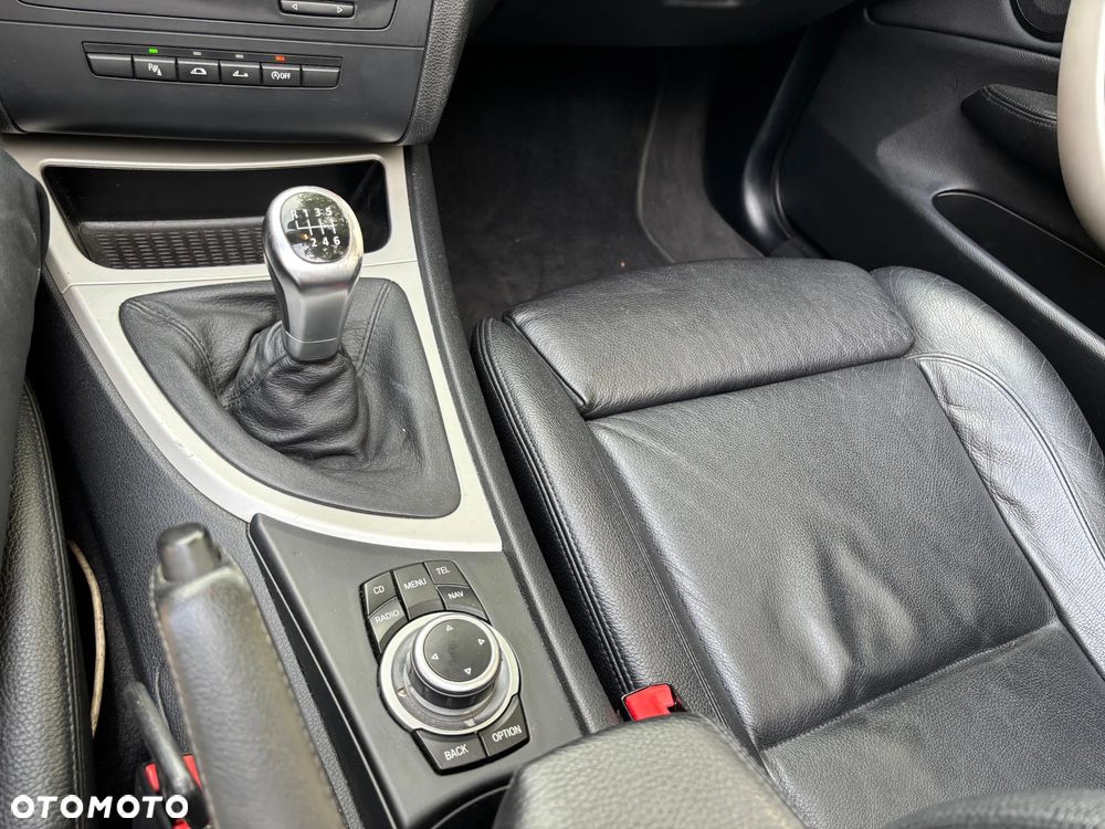BMW Seria 1 118d - 27