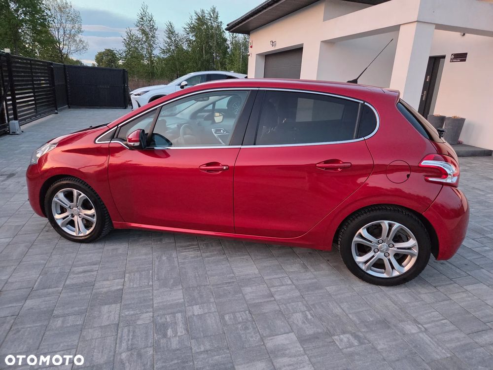 Peugeot 208 - 14