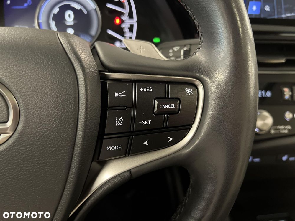 Lexus ES 300h Business Edition - 30