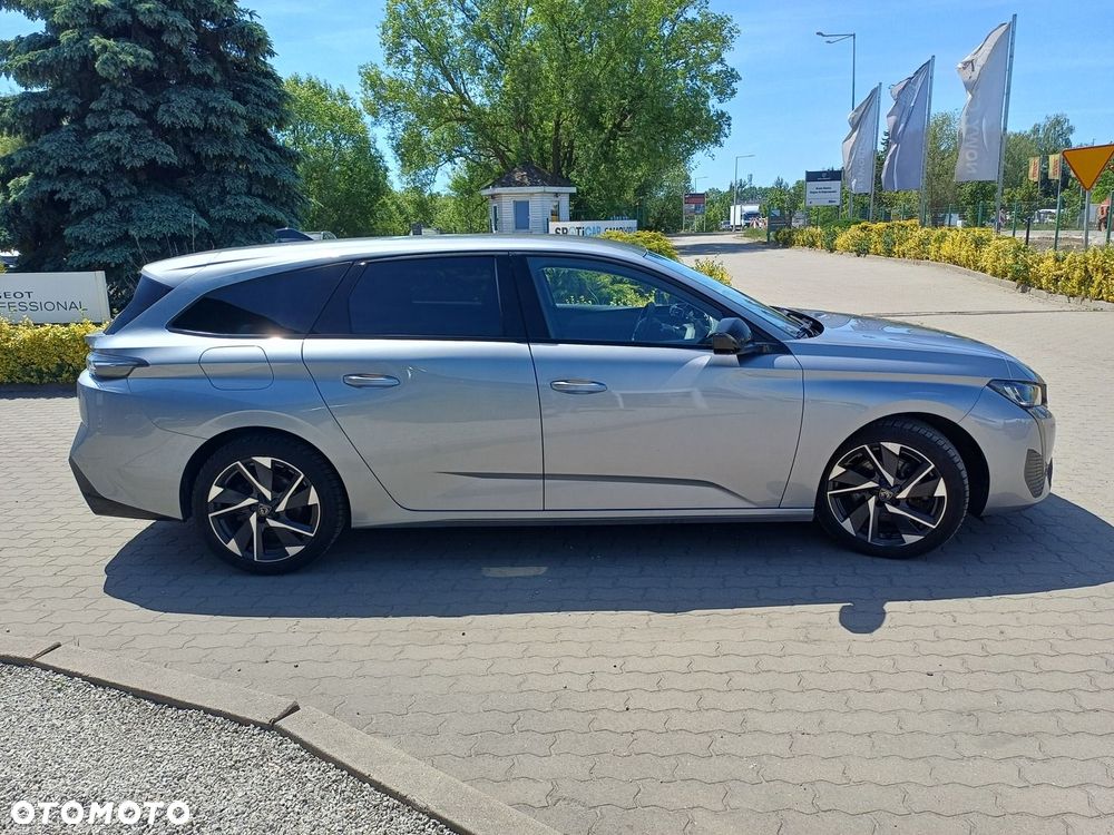 Peugeot 308 - 8