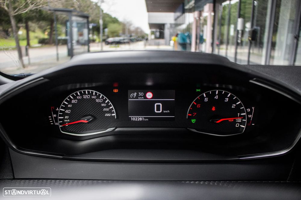 Peugeot 2008 1.2 PureTech Active - 18