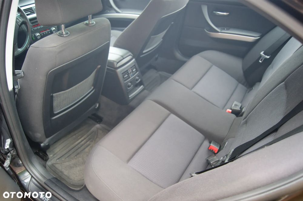 BMW Seria 3 320i Edition Sport - 24