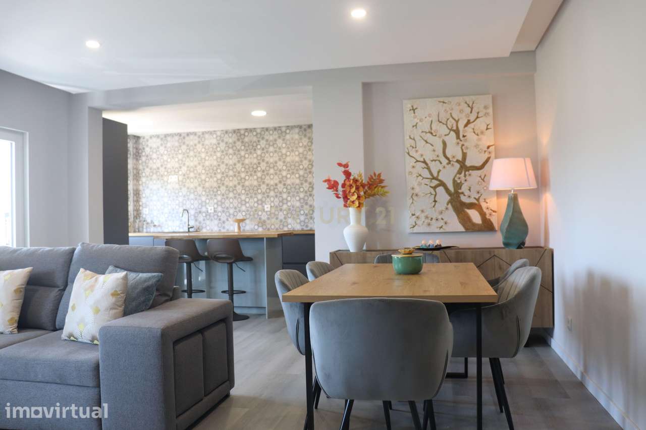 Apartamento Renovado com vista  para a serra da Arrábida em Setúbal - Grande imagem: 2/43
