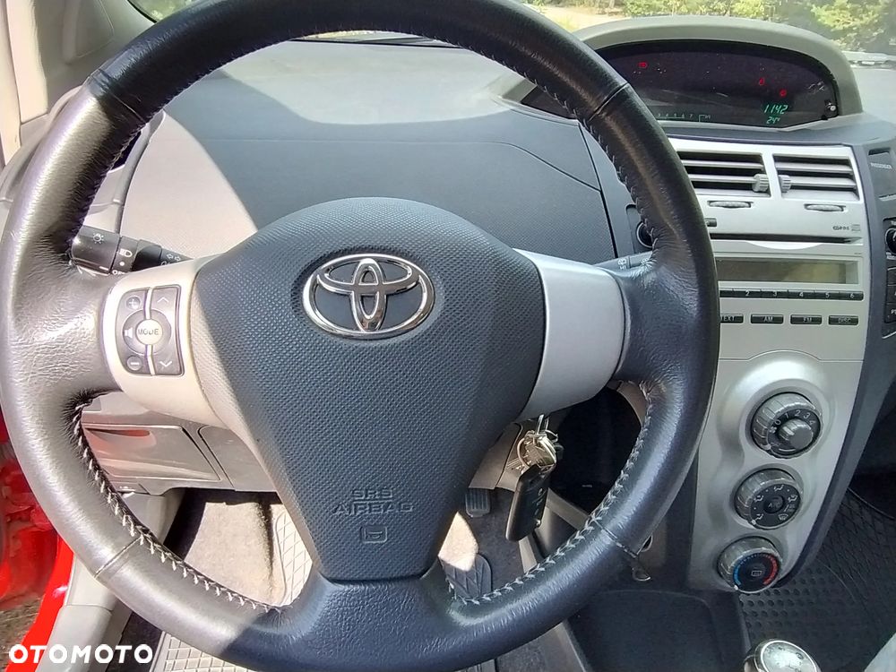 Toyota Yaris 1.0 Terra EU5 - 3