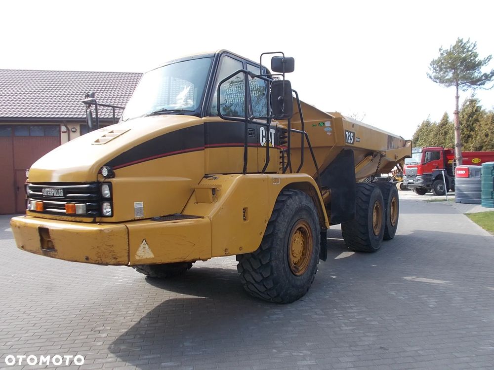Caterpillar 725 - 8