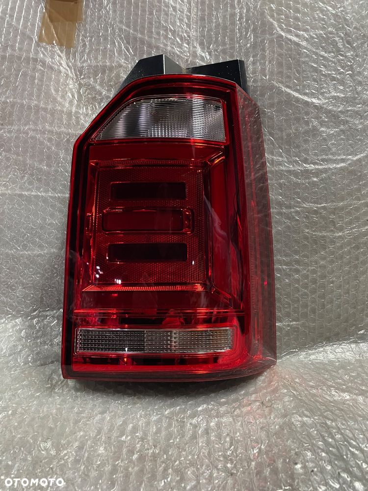 LAMPA TYŁ PRAWA VOLKSWAGEN MULTIVAN T6 - 7