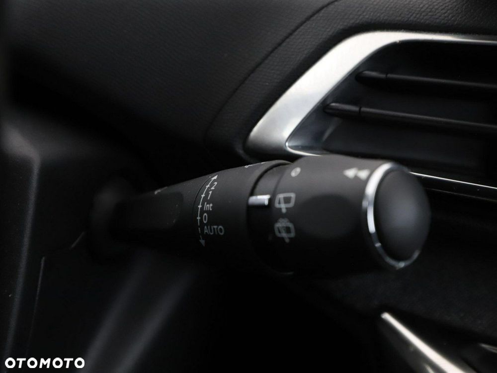 Peugeot 3008 1.2 PureTech Road Trip S&S - 35