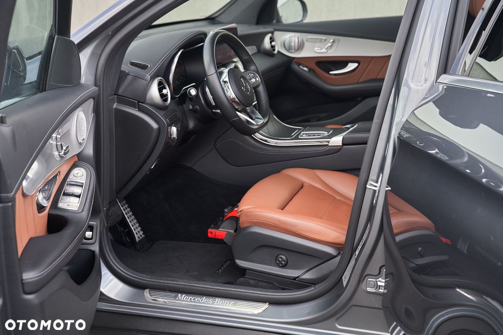 Mercedes-Benz GLC - 21