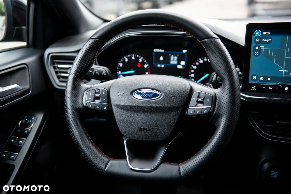 Ford Focus 1.0 EcoBoost mHEV ST-Line Design - 33