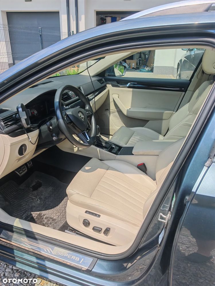 Skoda Superb 2.0 TDI L&K DSG - 8