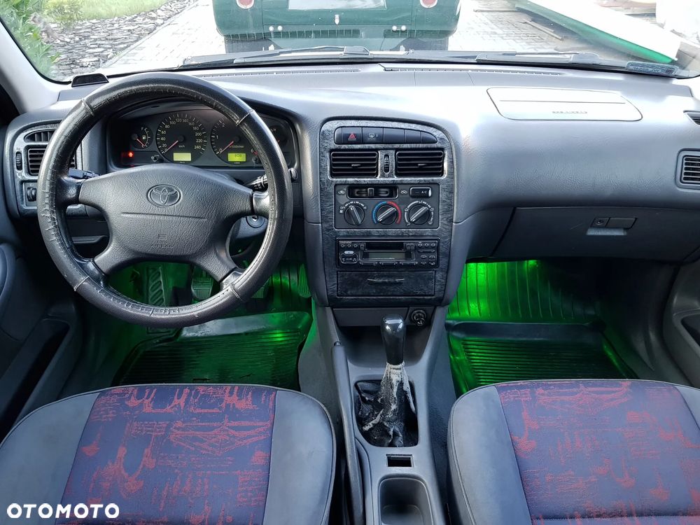 Toyota Avensis - 28