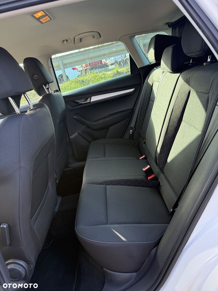 Skoda Karoq 1.0 TSI Selection - 37