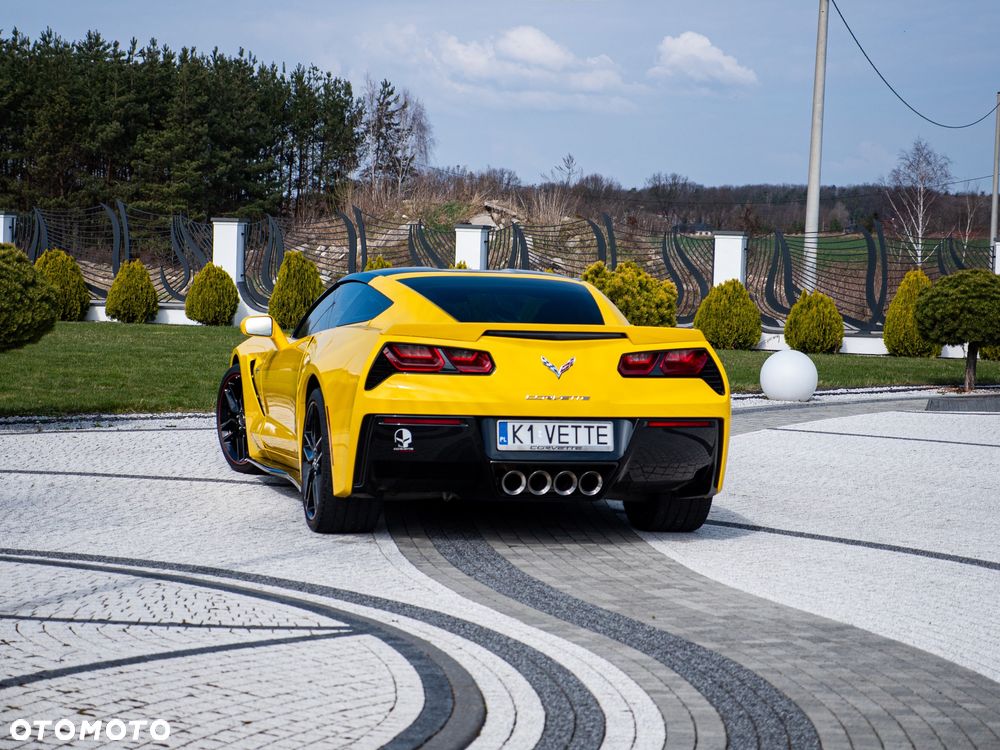Chevrolet Corvette - 11