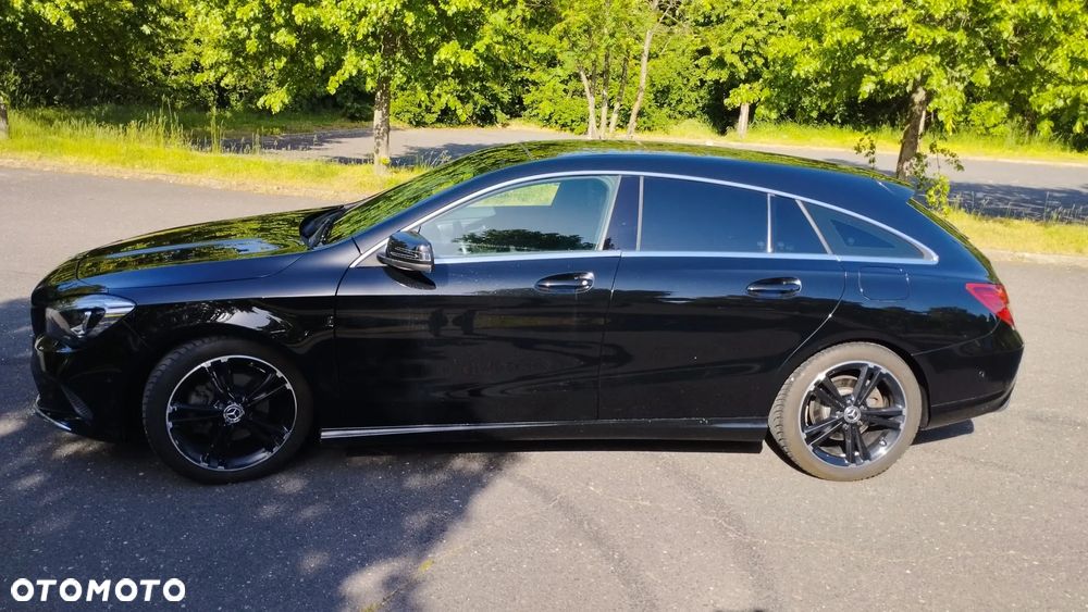 Mercedes-Benz CLA 180 7G-DCT - 3